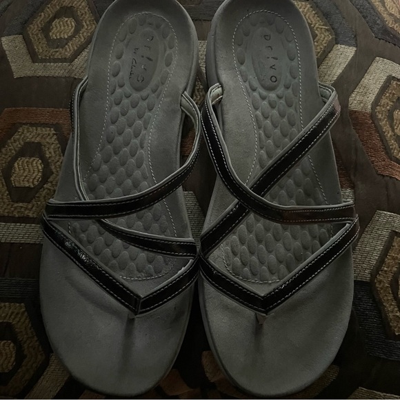 PRIVO By CLARKS Black Patent & Gray Sandals Comfort Padded Sole - Picture 1 of 8